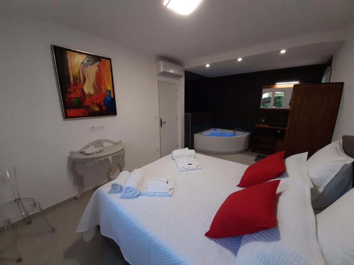 VILLA RASOA chambre LOVE Agde Exterior foto